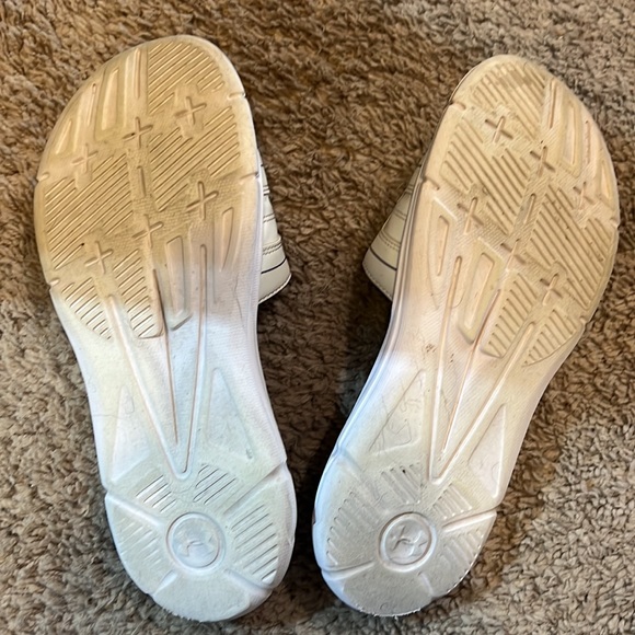 under Armor sandals size 7 - Picture 2 of 3